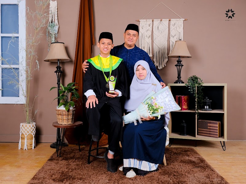 Cilacap Berkesan: Kenang Kenangan di Studio Foto Mulya